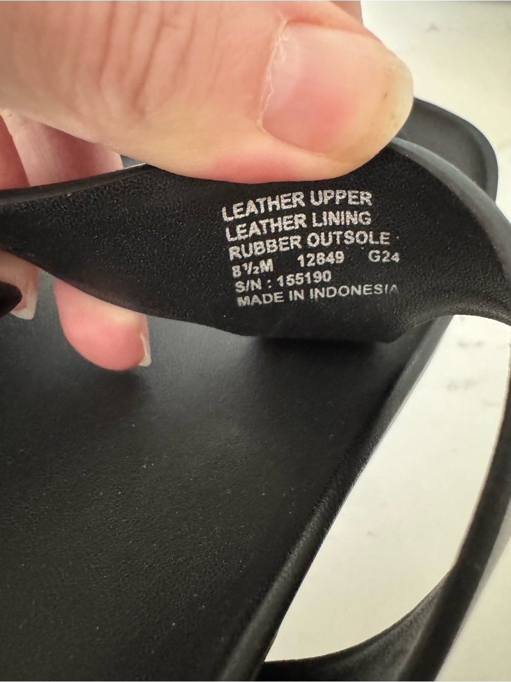 Tory Burch Black Leather Mellow T-Strap Sandals - Picture 5 of 6